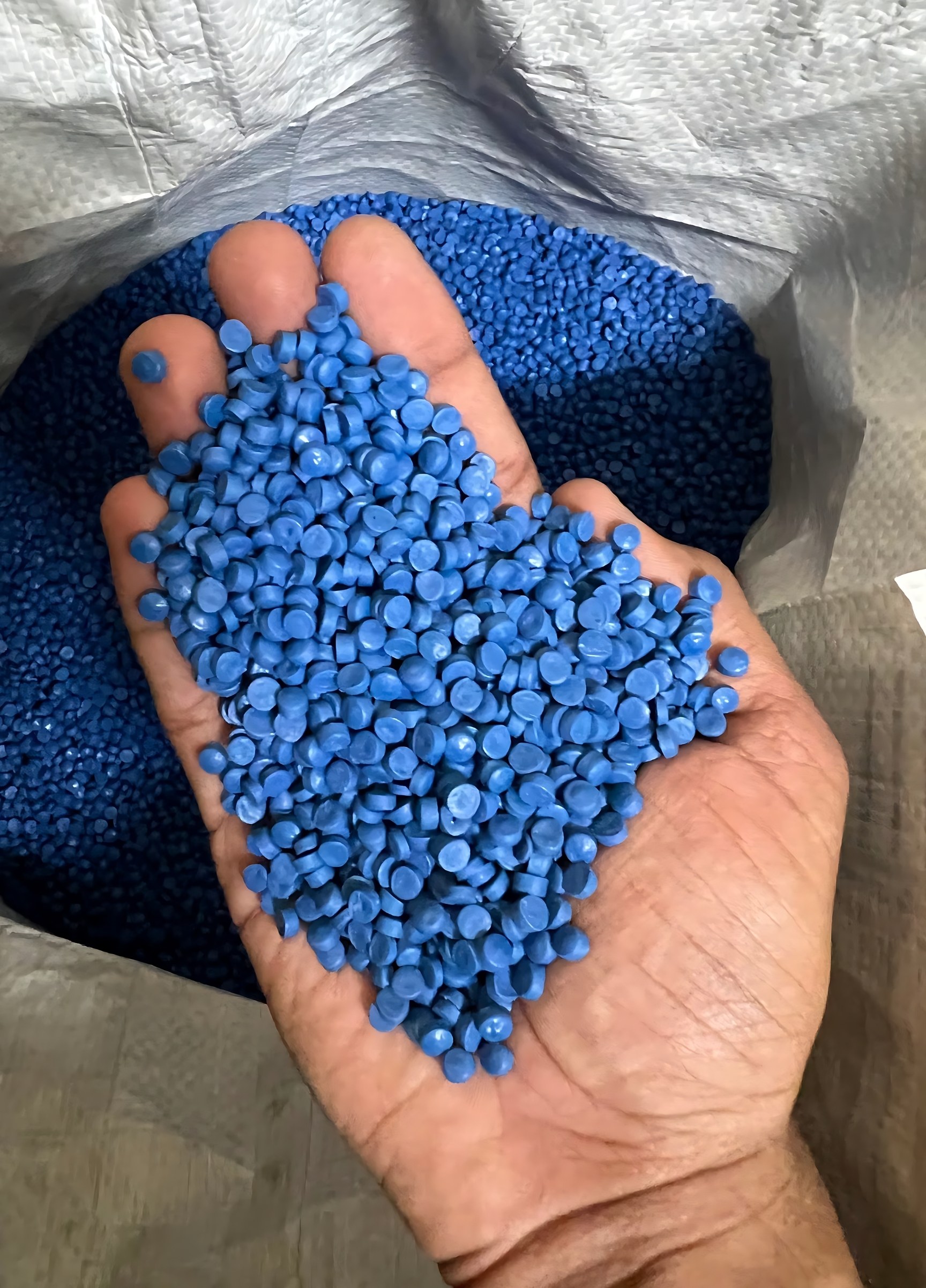 APPLICATION OF CARGO DESICCANT BAGS FOR POLYMER GRANULES SHIPMENT